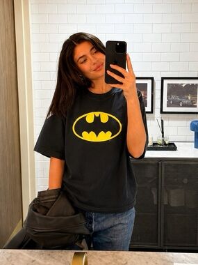 Y2K 2000s Oversized DC Comics Black Tee with Yellow Batman Emblem